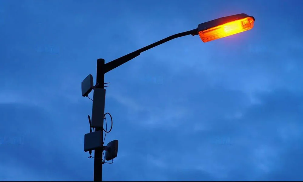 LPS Low Pressure Sodium Street Light